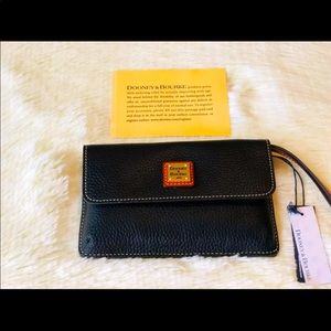 Dooney & Bourke Wrislet Wallet